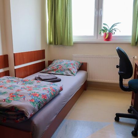 Auberge de jeunesse Dom Studencki Raj à Wrocław Extérieur photo