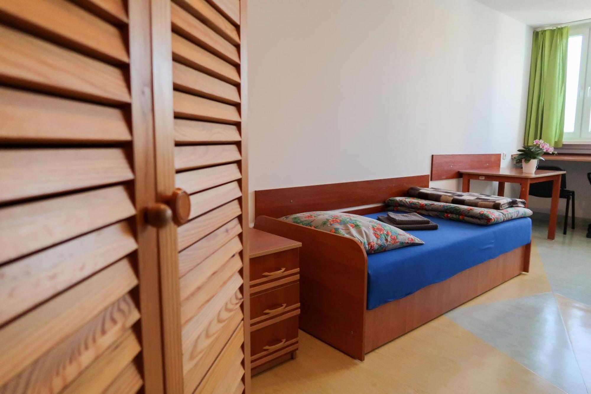 Auberge de jeunesse Dom Studencki Raj à Wrocław Extérieur photo
